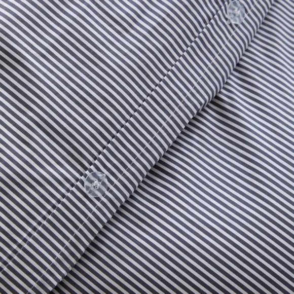 Quince Classic Organic Percale Duvet Cover Queen - Picture 2 of 4